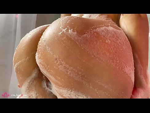 ❤️ Brunette په شاور کې د شدید orgasm لپاره د وایبرټر سره بلی مشت زنی کوي ❤️ کیفیت لرونکي جنس په ps.pornokey.ru